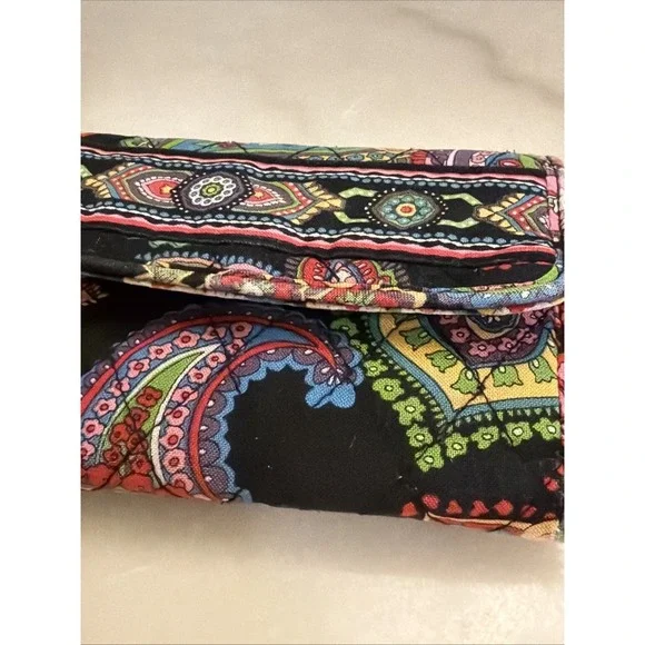 Vtg Vera Bradley Quilted Euro Wallet  Retired 2009 'Pattern Symphony in Hue" - Picture 4 of 16